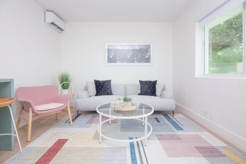 Stylish One Bedroom Apartment In El Portal #4 Miami Eksteriør billede